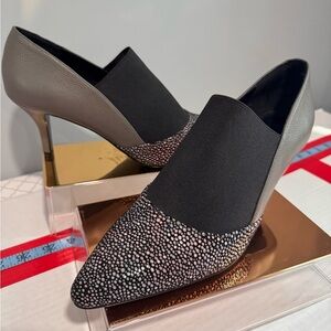 LOGO by Lori Goldstein Black and Gray Patterned Heels